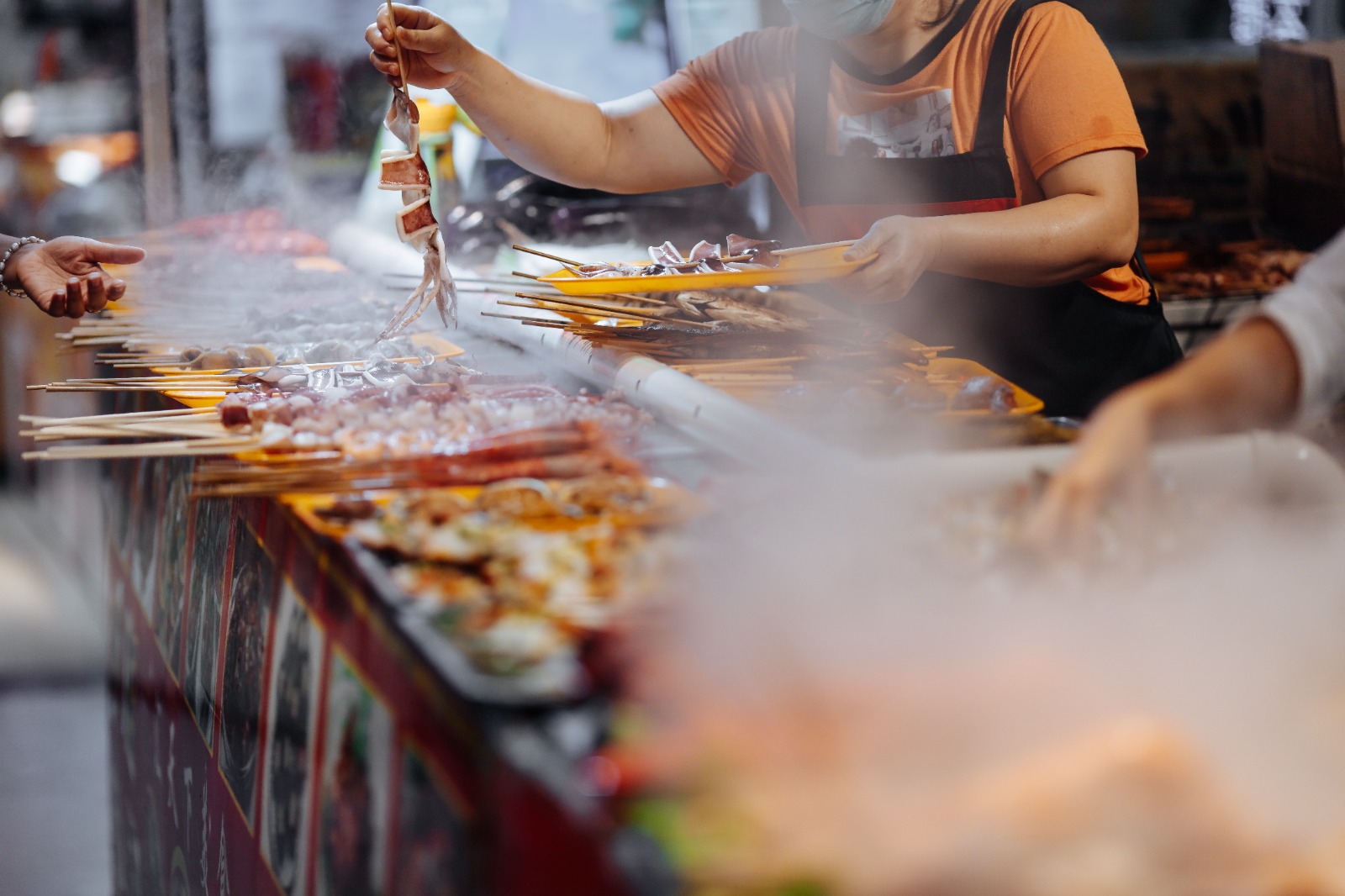 Menemukan Surga Kuliner di Warung Makan dan Jajanan Kaki Lima