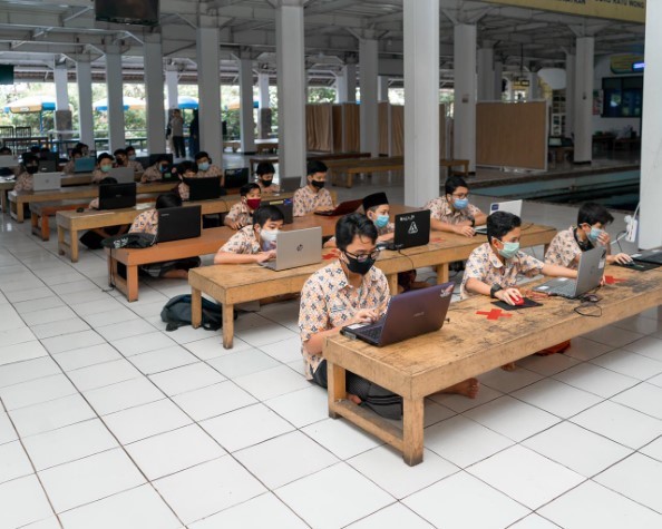 Memperkuat Koneksi Sosial: Kelebihan Kehidupan Sosial di Lingkungan SMA Islam Al Masoem Bandung