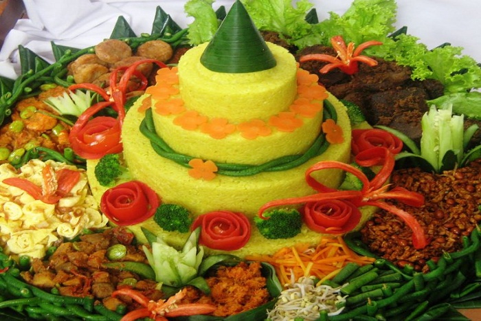Nasi Tumpeng Menu Wajib dalam Setiap Acara Syukuran