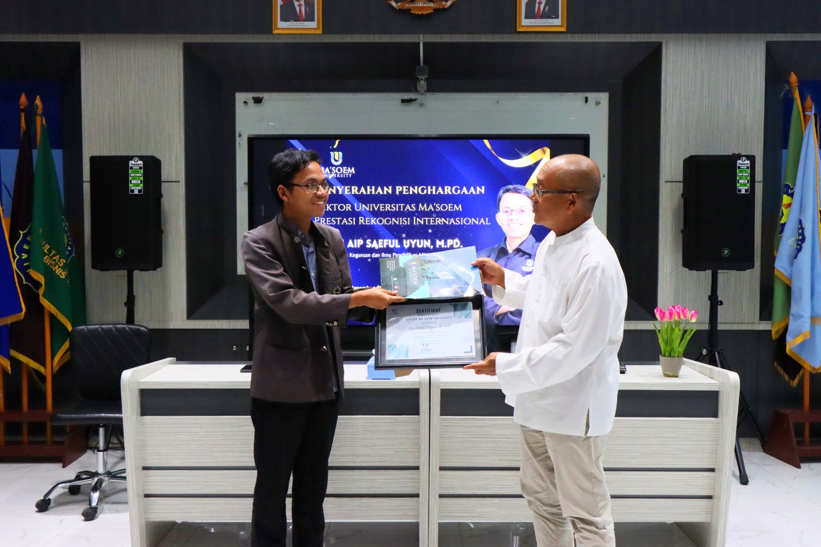Mengenal Sosok Aip Saepul Uyun Dosen Berprestasi Peraih Penghargaan Internasional Dari Asian College Of Teacher Thailand
